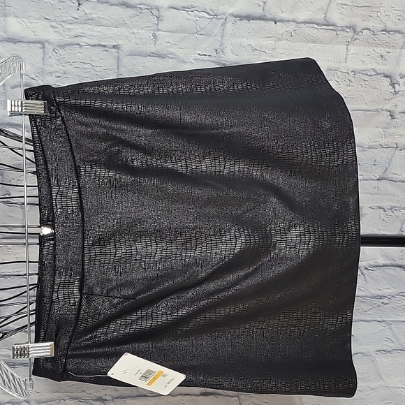 *KENSIE‎ Black Crocodile Print Mini Skirt Size Small - Picture 4 of 6